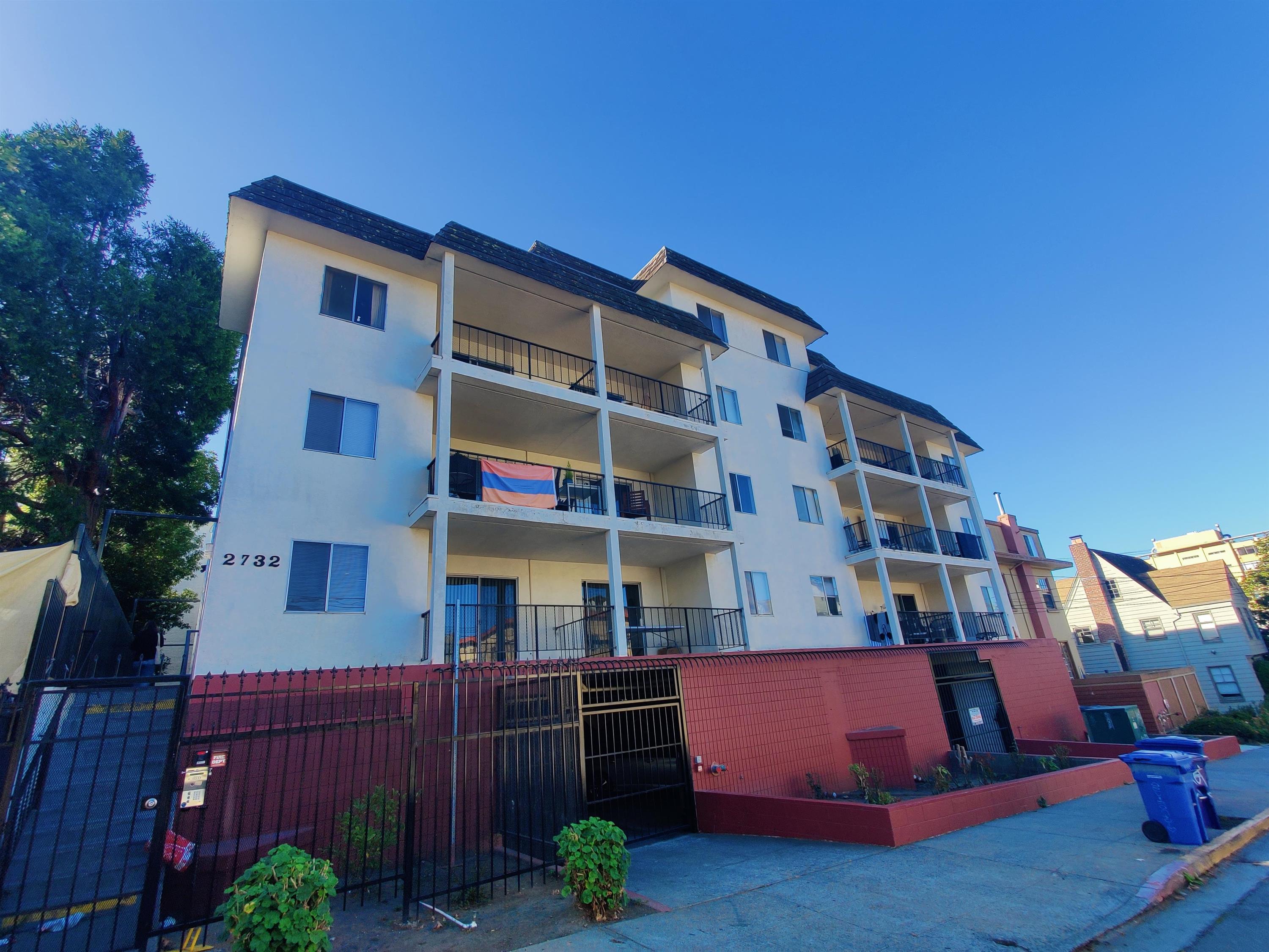 2732 Haste Street, 29
