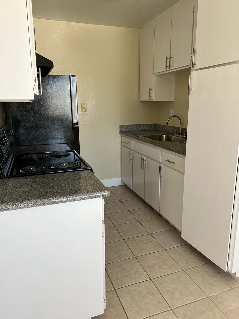 2442 Piedmont Avenue, 16