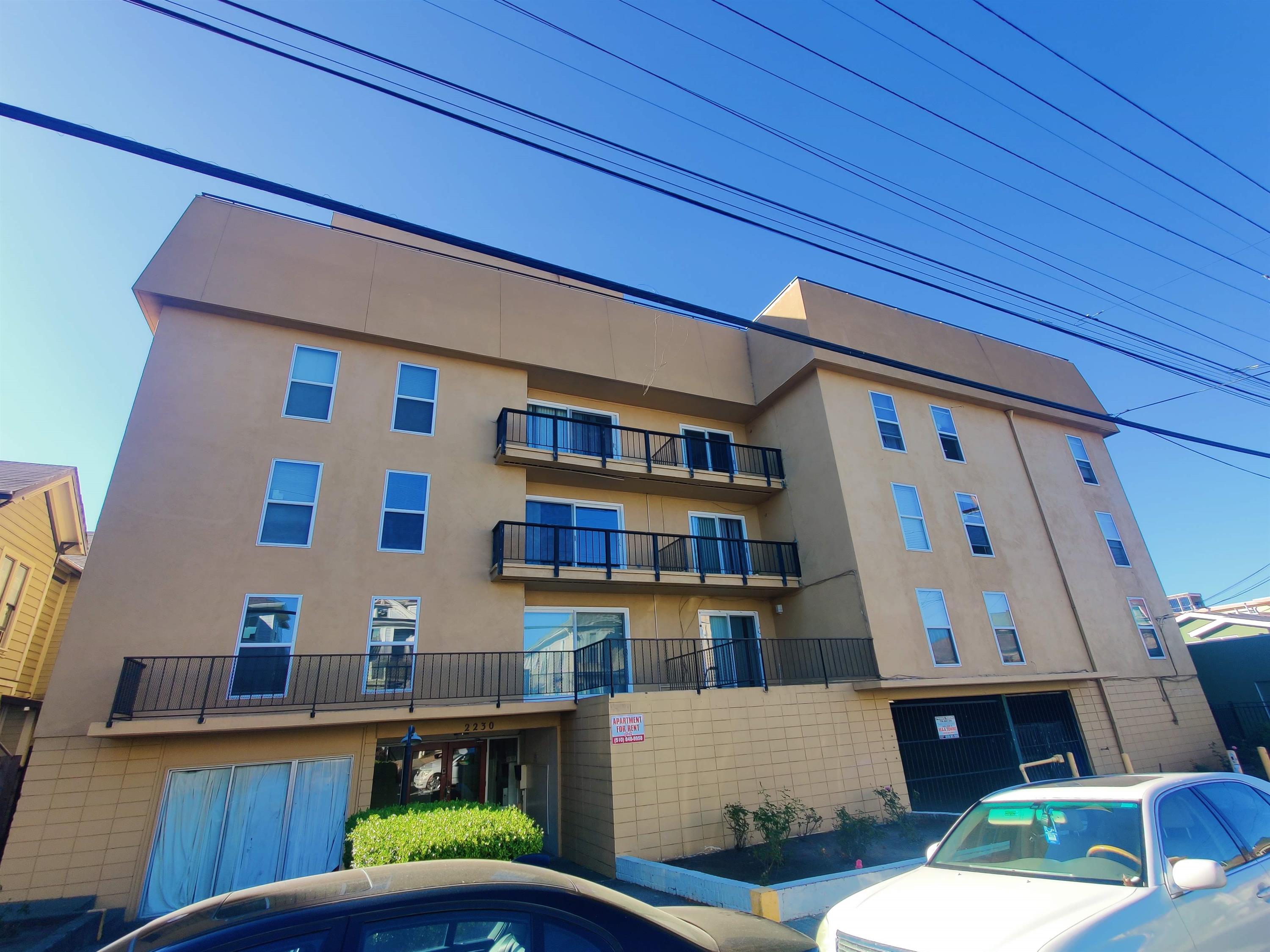 2230 Dwight Way, 402